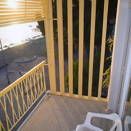 Hotel Guelplaj Hotel 2*