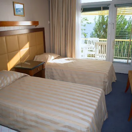 Hotel Guelplaj 2*