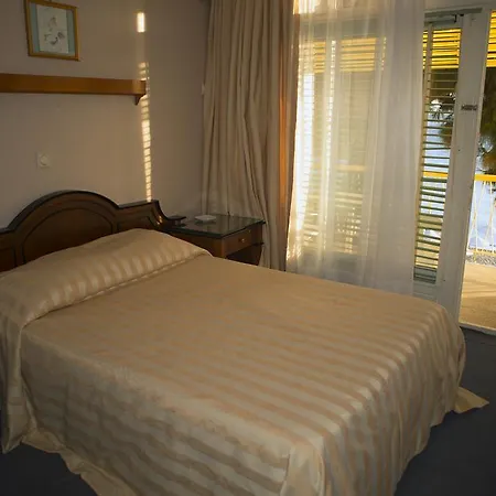 古尔普拉什酒店 2*