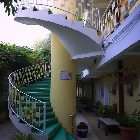 古尔普拉什酒店 酒店 埃尔代克