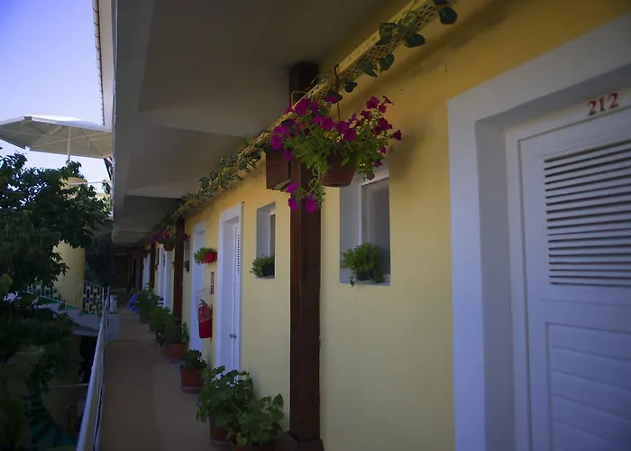 Hotel Guelplaj Szálloda 2*